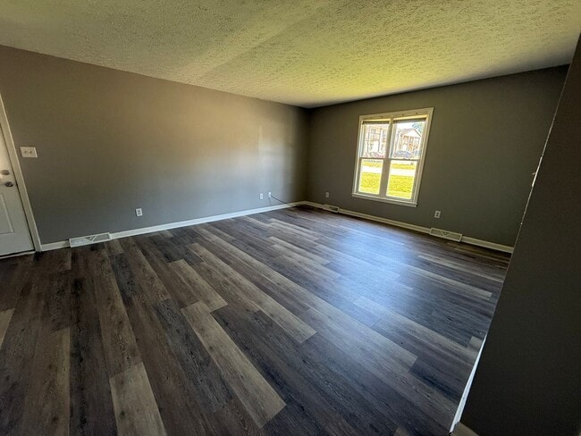 Photo - 410 Western Green Ave Unit Apt B