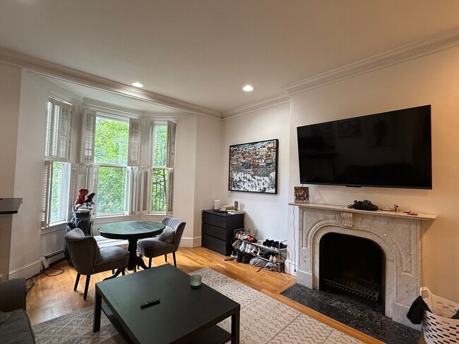 Building Photo - 458 Beacon St Unit 6