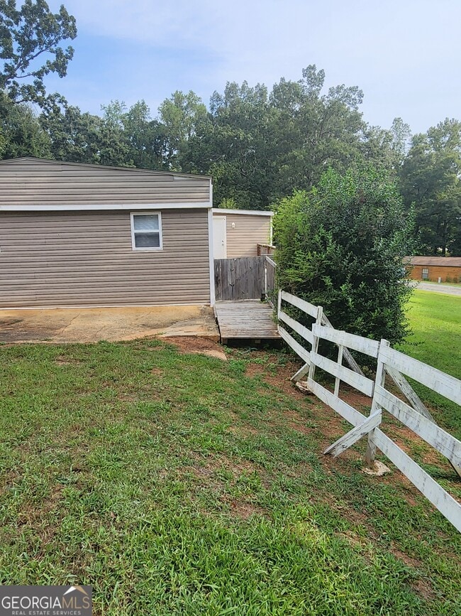 Building Photo - 1373 Elm Cir Rental