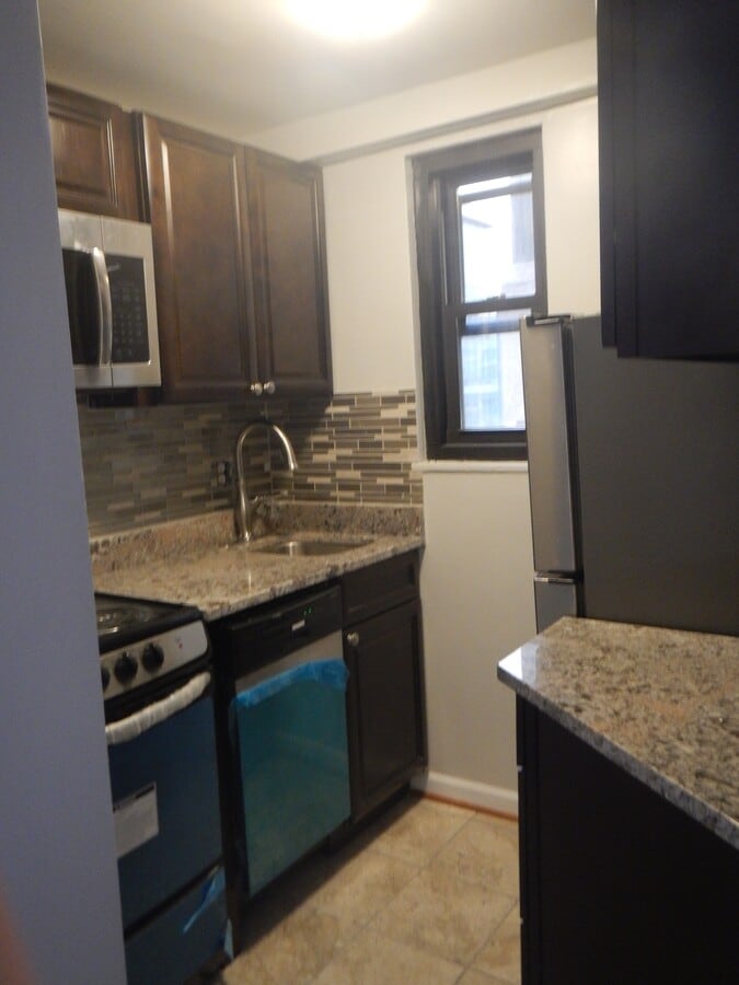 kitchen with new appliances - 2141 I St NW Unit 601