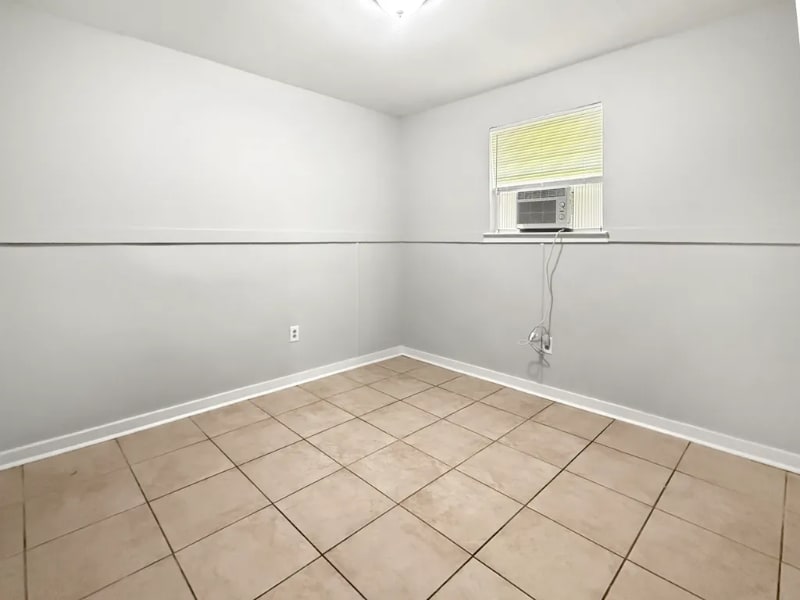 Photo - 524 Starrett Rd