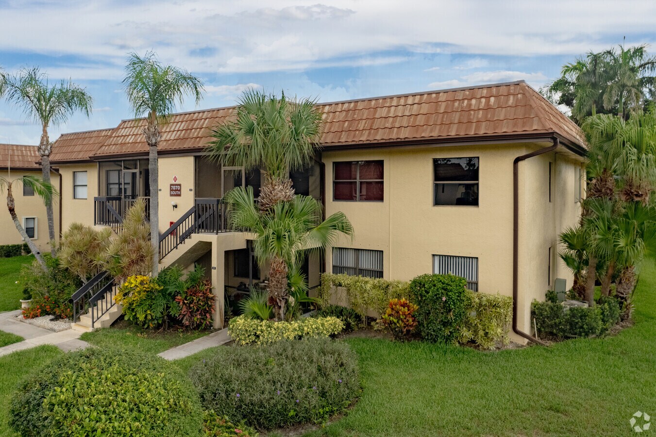 Lucerne Lakes Golf Colony Condos - Lucerne Lakes Golf Colony Condos