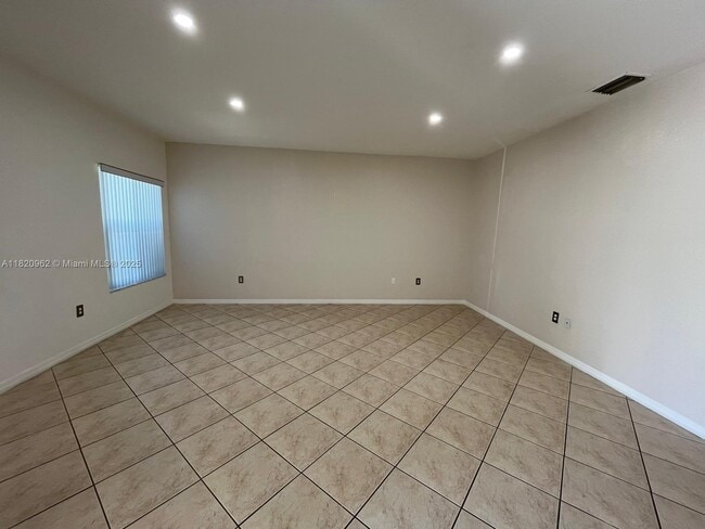 Photo - 14109 SW 49th St