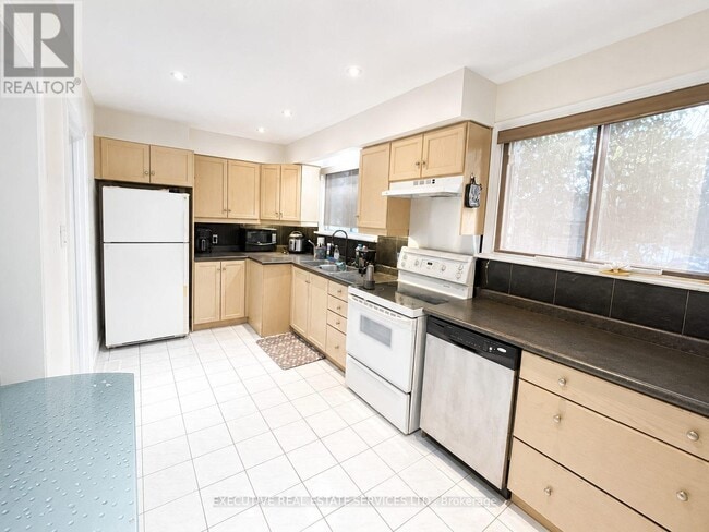 Photo - 41 Ludgate Dr