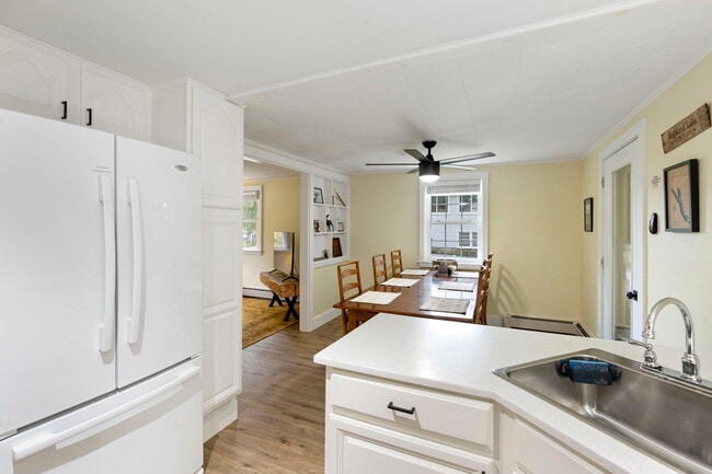 Photo - 189 N High St