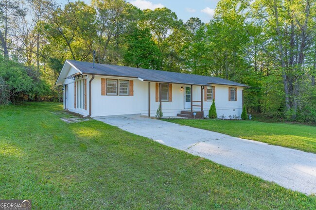 Photo - 2290 Pinetree Ln NE
