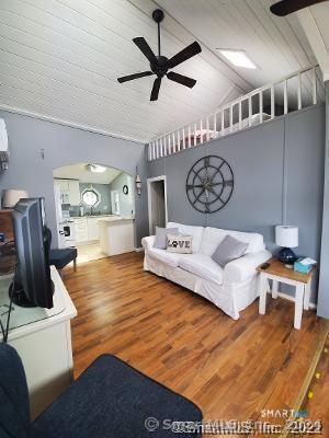 26 Grassy Hill Rd