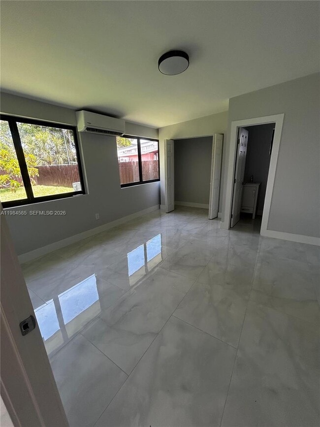 Photo - 801 NW 35th Ave Unidad 1