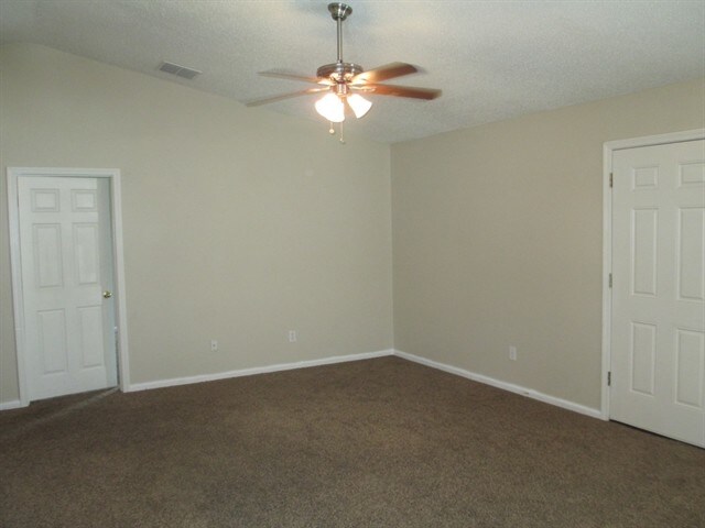 Photo - 8722 Star Leaf Rd N