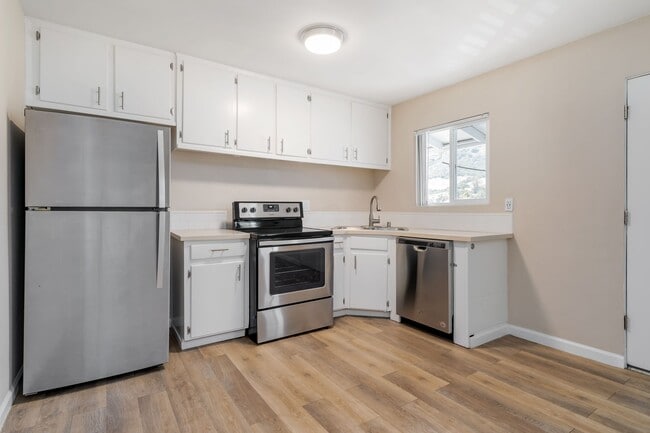 Photo - University Chorro Commons