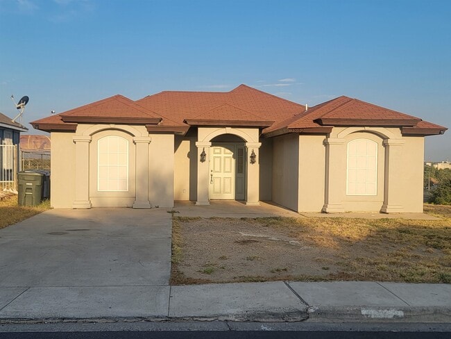 Building Photo - 3802 Nogal Lane Rental