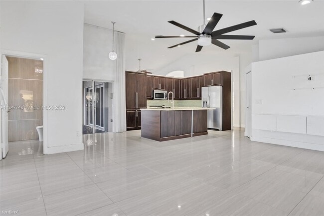 Photo - 4 br, 2.5 bath House - 1553 SW 189th Ave