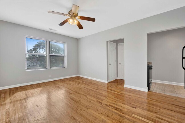 Photo - 701 S 5th Ave