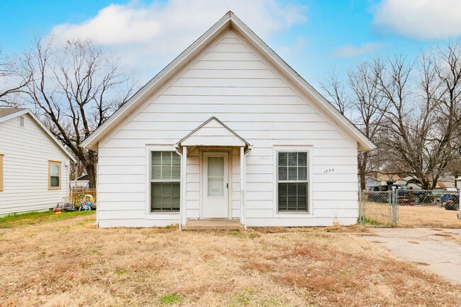 Building Photo - 3 bedroom 1 bath home