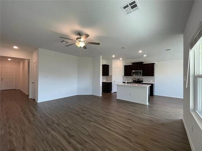 Photo - 103 Ulmus St