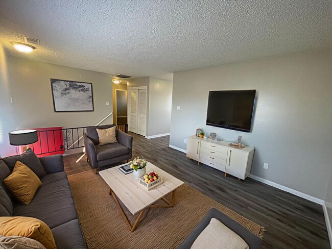 Photo - 1113 W Arroyo Ave Unit 3