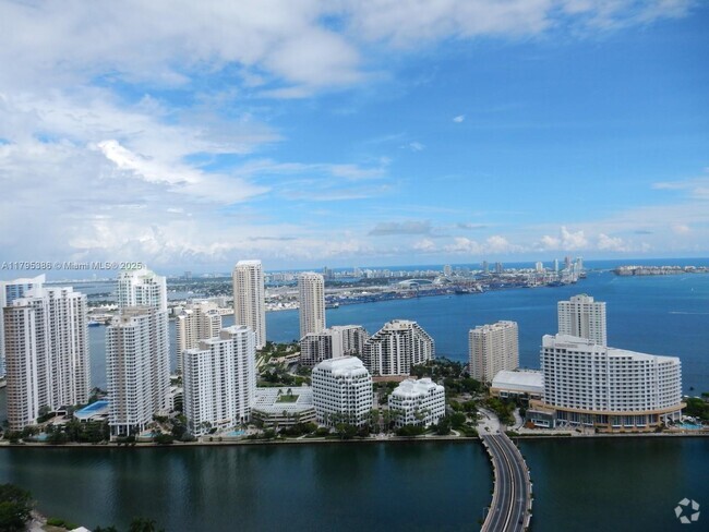 Building Photo - 950 Brickell Bay Dr Unit 4508 Rental
