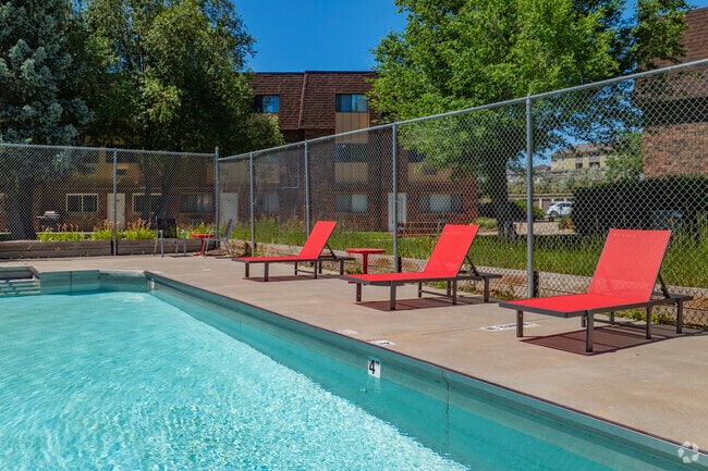 Foxhill Apartments - 2BR, 2BA - 846SF