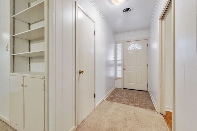 Photo - 3 Bed, 2 Bath Home for February Move In