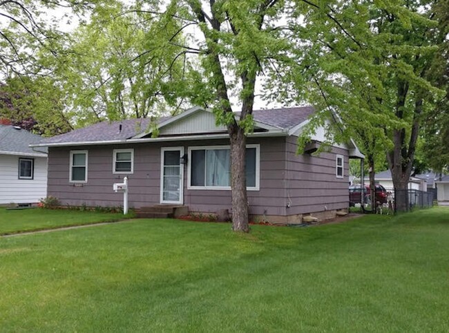 4 Bedroom 1 Bath Home For Rent in St. Cloud! - 4 Bedroom 1 Bath Home For Rent in St. Cloud!