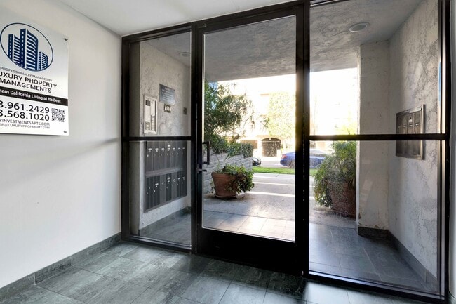 Photo - Glendon Apartments