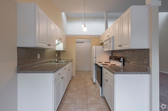 Horizon Homes - 1BD 1BA Second Floor - 768SF - Kitchen