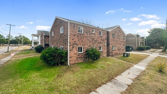 Photo - 121 W 32nd St Apartments