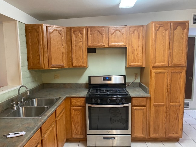 Photo - 1021 W Edgewater Dr