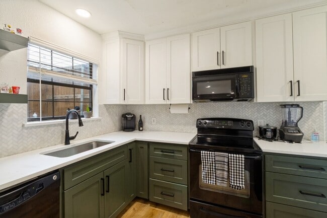Photo - Modern & Stylish Loft Style 2 Bedroom Condo in Oaklawn!