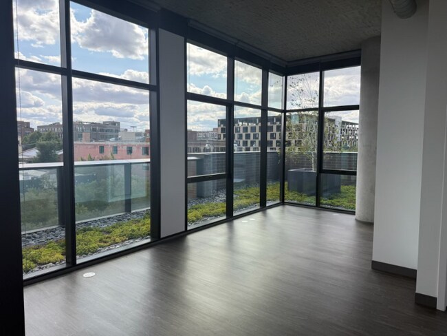 Photo - 180 N Elizabeth St