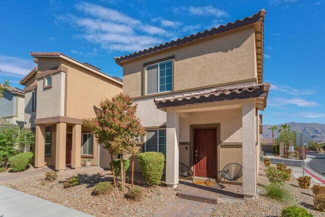 Building Photo - Charming Home in a Gated Community!