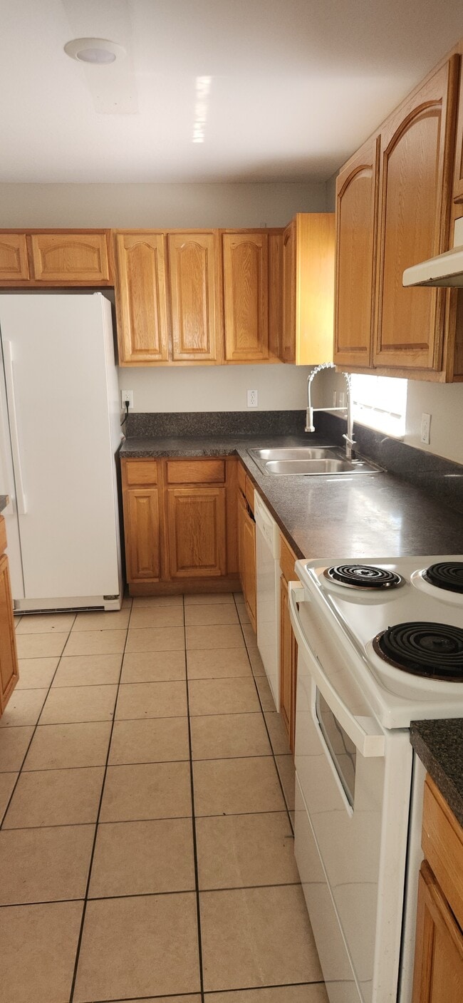 Photo - 963 E Main St