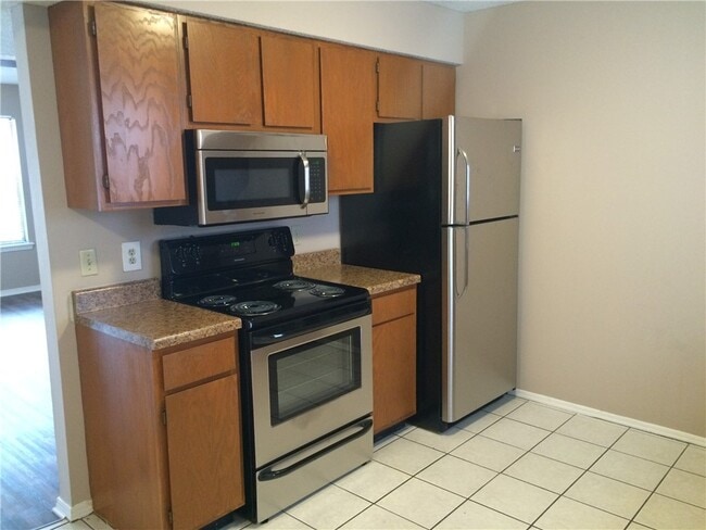 Photo - 1057 W Eagle St