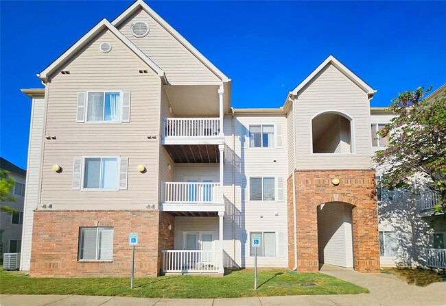 Building Photo - 2200 Classen Blvd Unit 14121 Rental