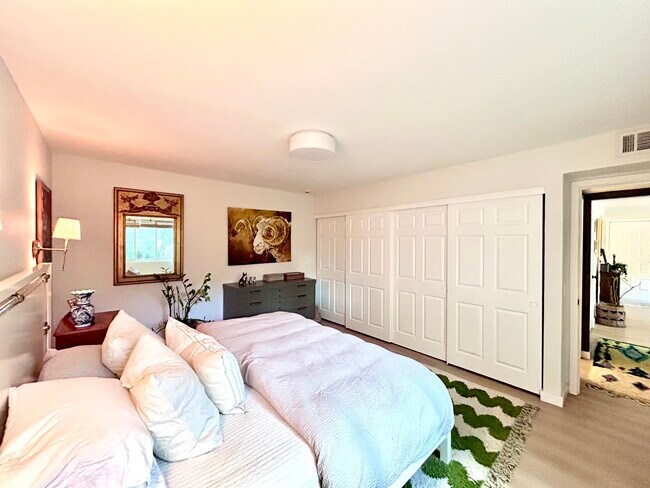 246 Oakwood St Unidad Oakwood Street