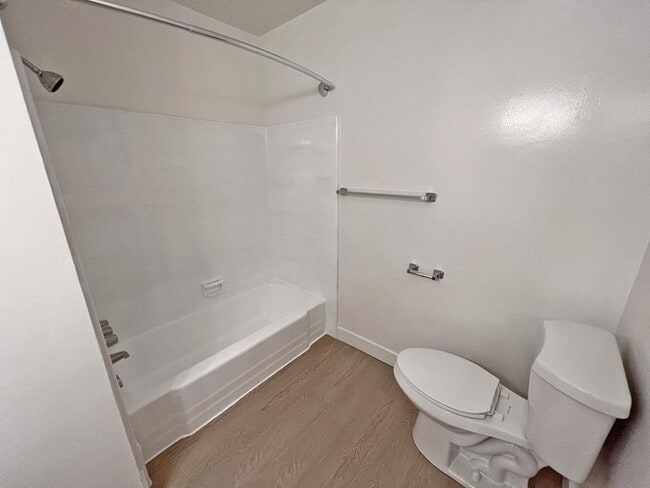 Photo - 225 Montana Ave Unidad 306