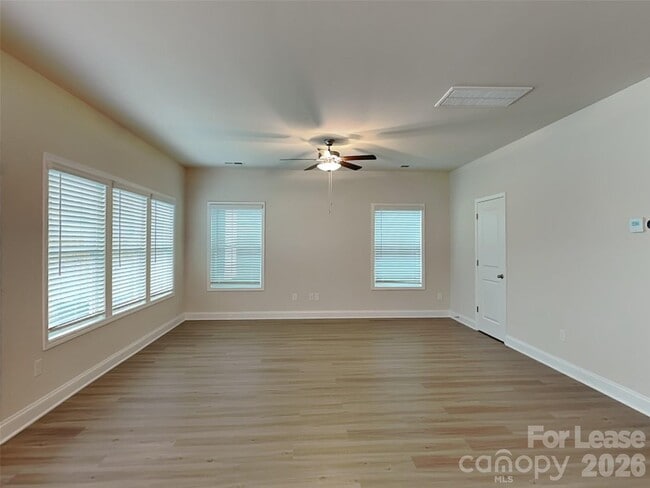 Photo - 115 Queenshall Rd