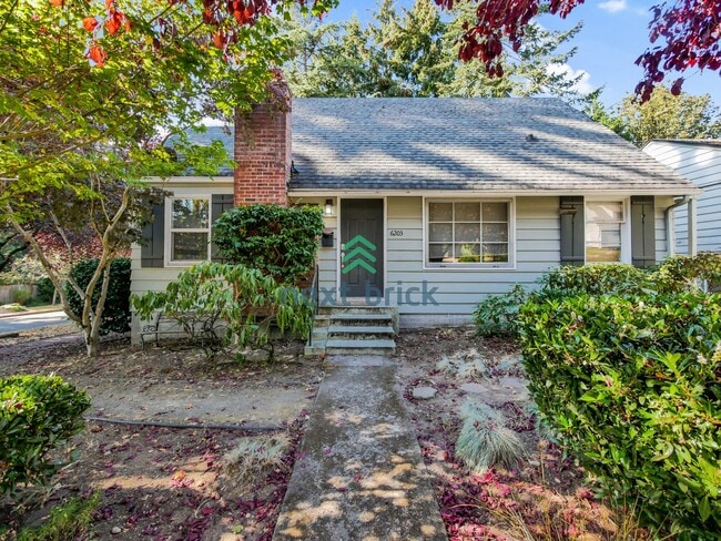 5 BED & 2.5 BATH SINGLE FAMILY HOUSE FOR RENT - 5 BED & 2.5 BATH SINGLE FAMILY HOUSE FOR RENT
