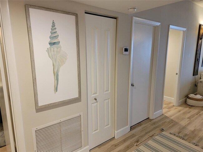 7650 Bayshore Dr Unit 302