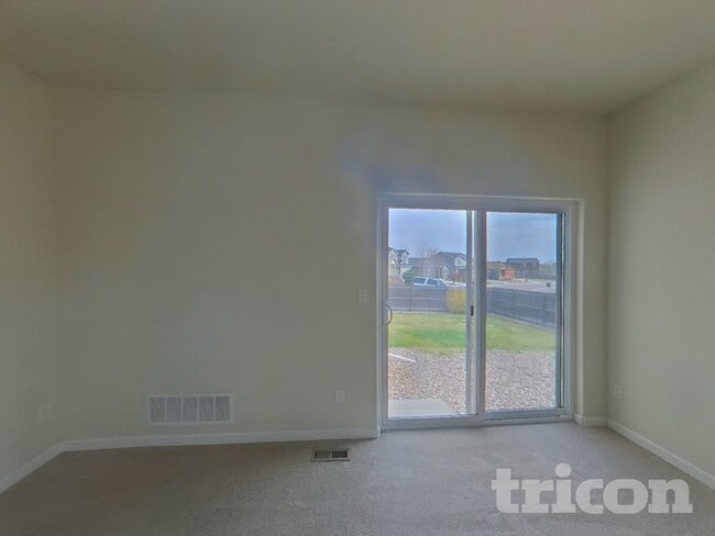 Photo - 6585 Kearsarge Dr