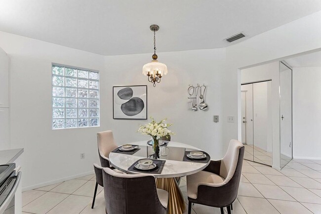 Photo - 4400 NW 30th St Unidad 328
