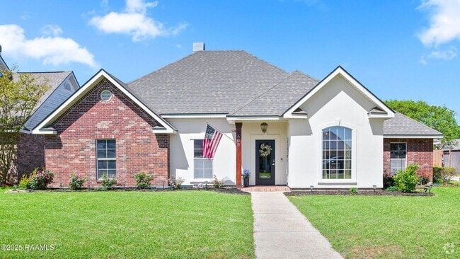 Building Photo - Beautifully updated 4-bedroom, 3-bath prop... Rental