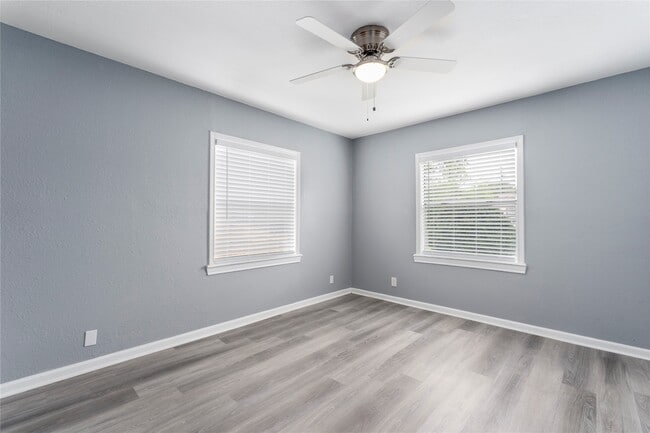 Building Photo - 5703 Minden St