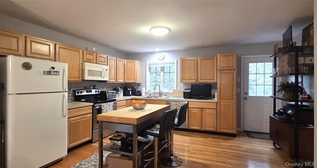 Photo - 36 Washington Pl E