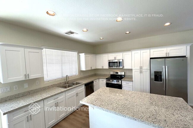 Photo - 11759 W Apache St