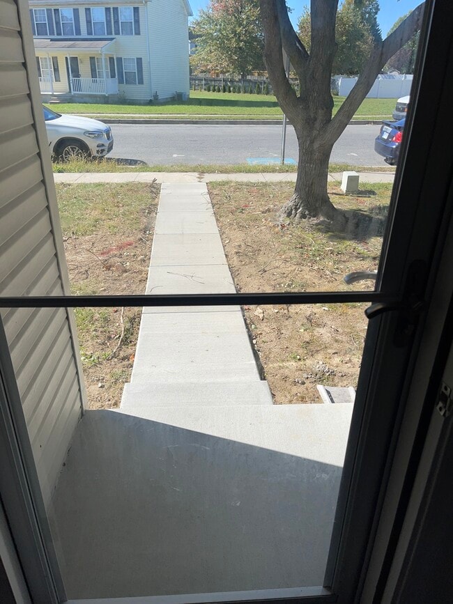 Photo - 147 Holmes St