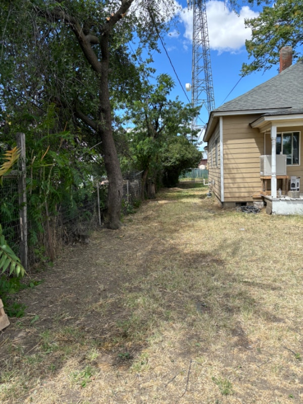 Building Photo - 707 N 12th Ave