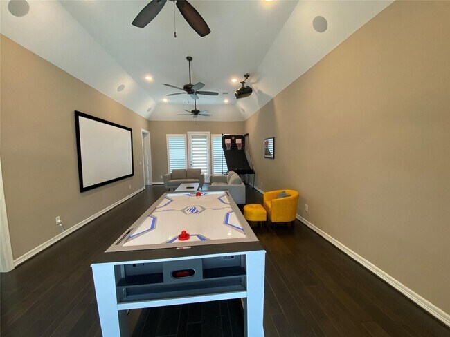 Photo - 2911 S Saddlebrook Ln