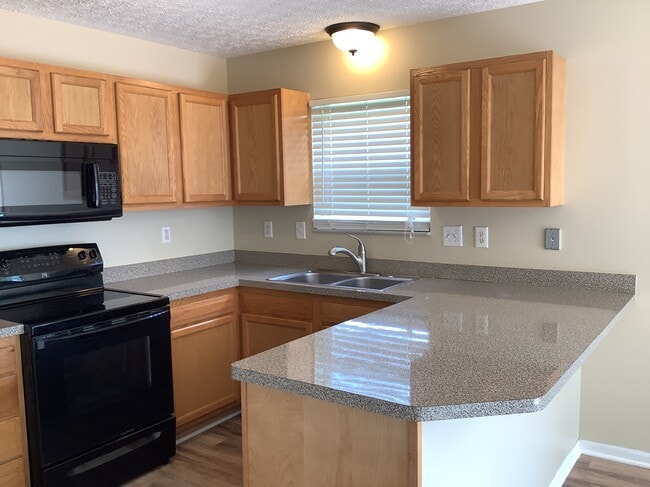 Photo - 492 Candleglow Rd