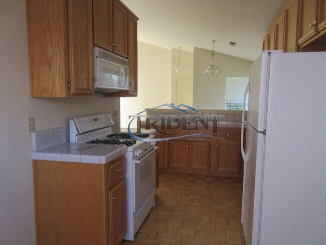 Photo - 4892 Clydebank Way